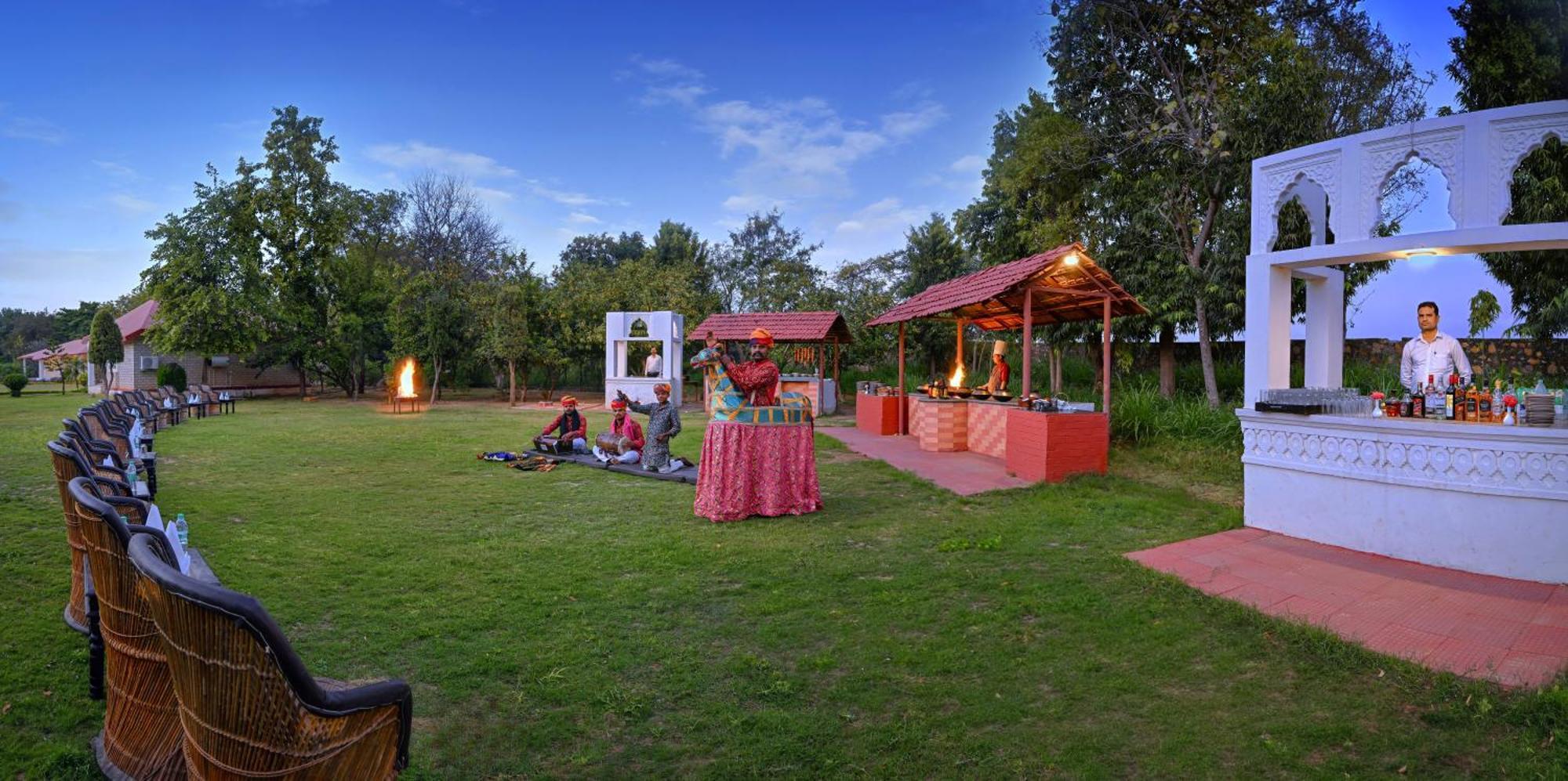 Tiger Den Resort Khilchīpur 外观 照片