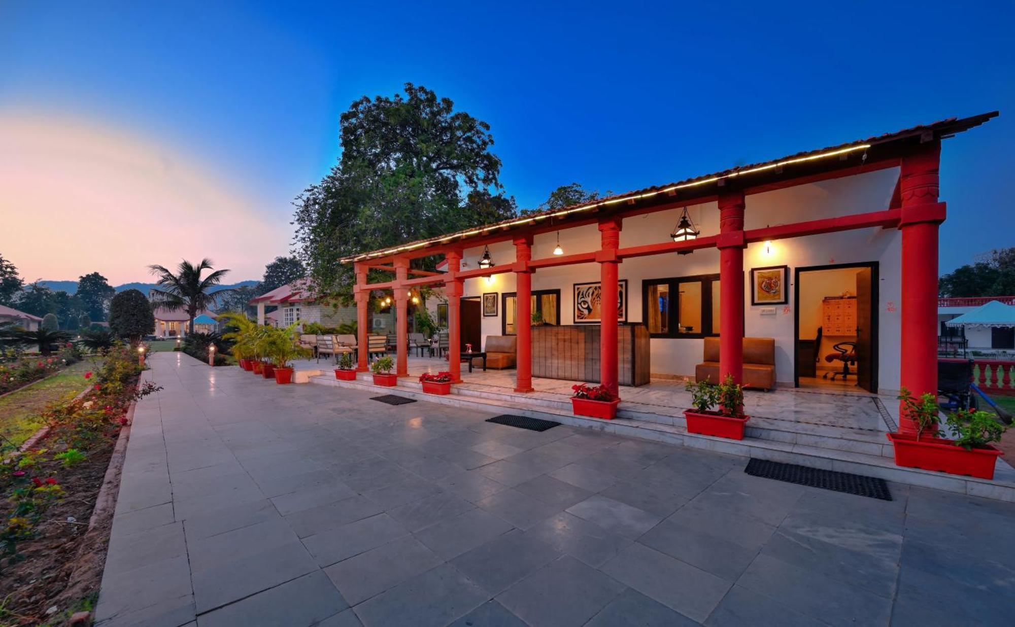 Tiger Den Resort Khilchīpur 外观 照片
