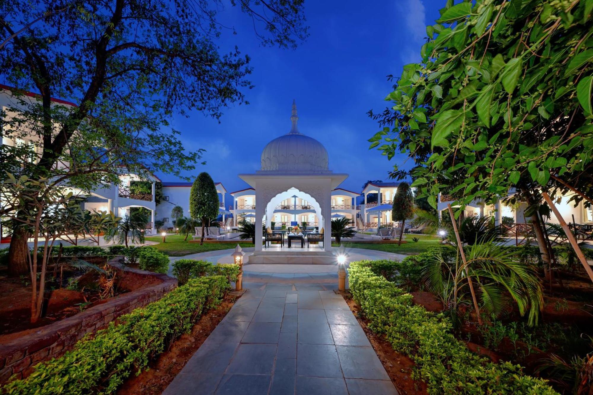 Tiger Den Resort Khilchīpur 外观 照片