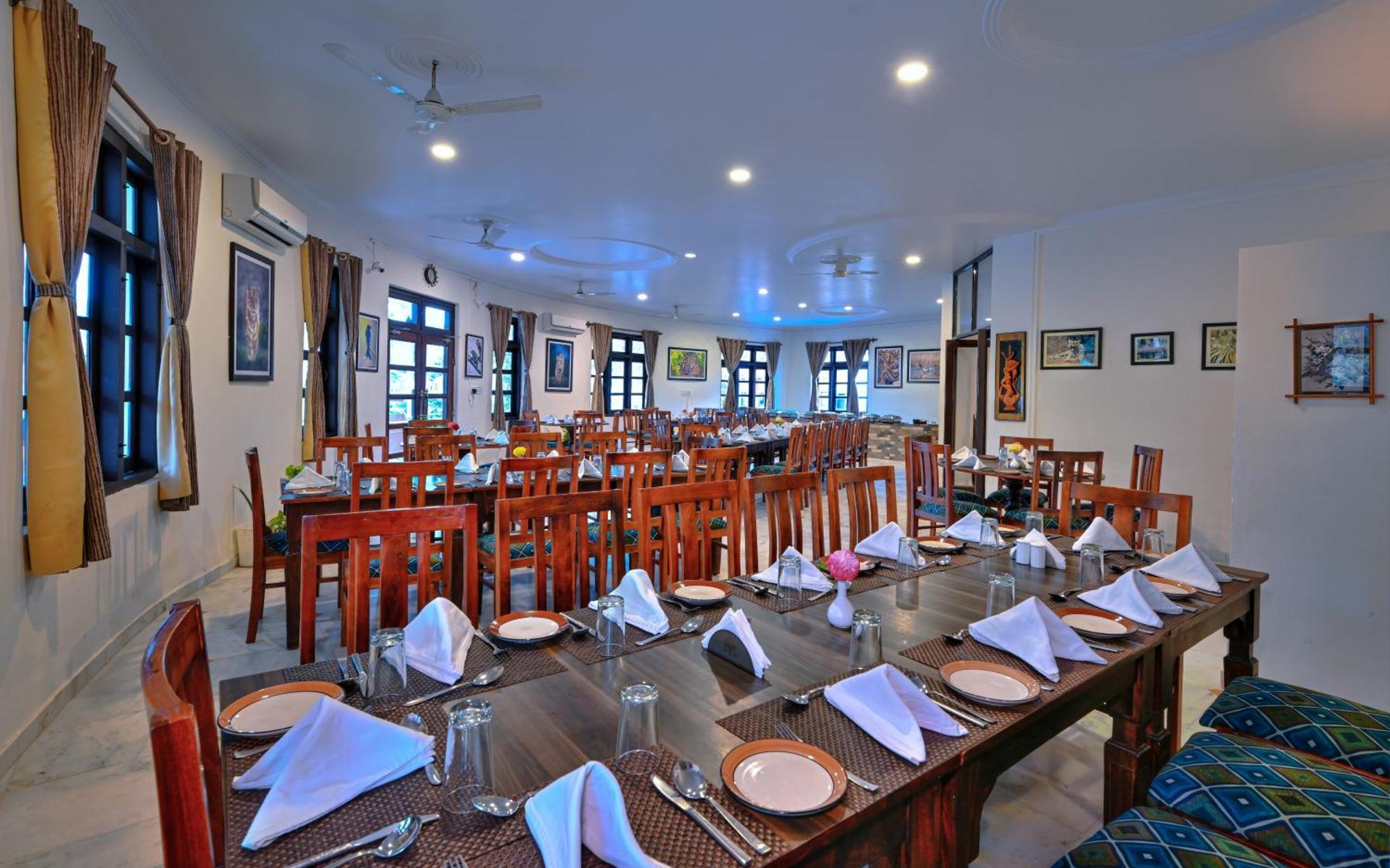 Tiger Den Resort Khilchīpur 外观 照片