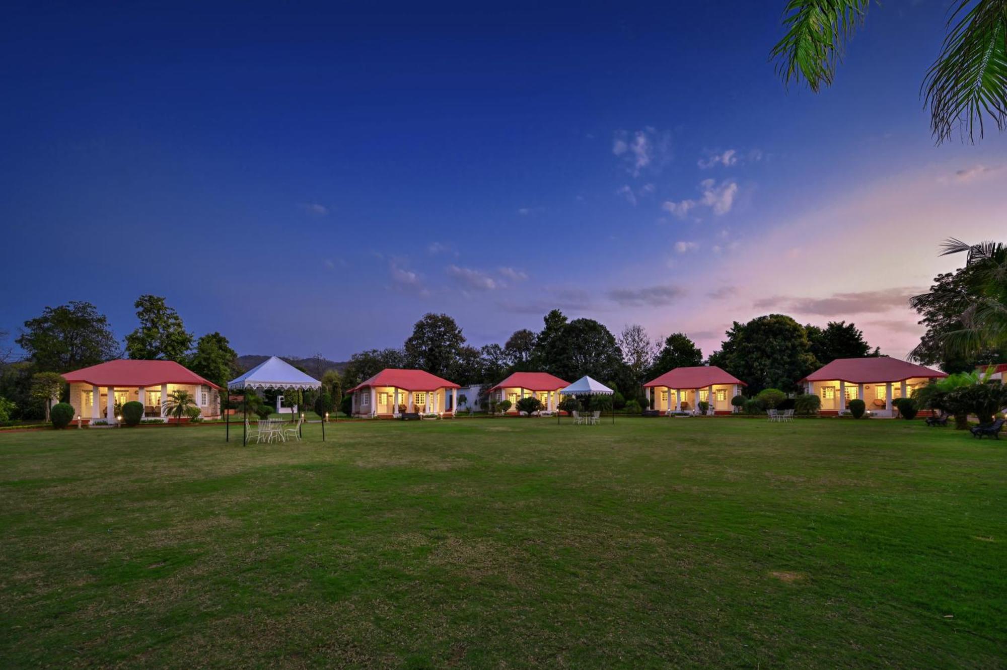 Tiger Den Resort Khilchīpur 外观 照片